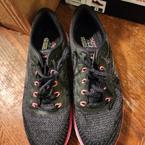 Skechers size 8